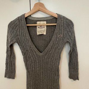 Hollister V neck sweater